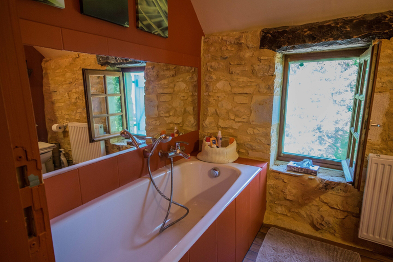 Bathroom 2, Dordogne Poolside Escape, Lot