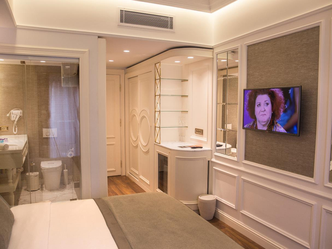 Others 5, Mina Hotel, Fatih