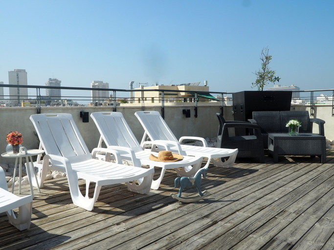 Others, 130 Rock Apartments