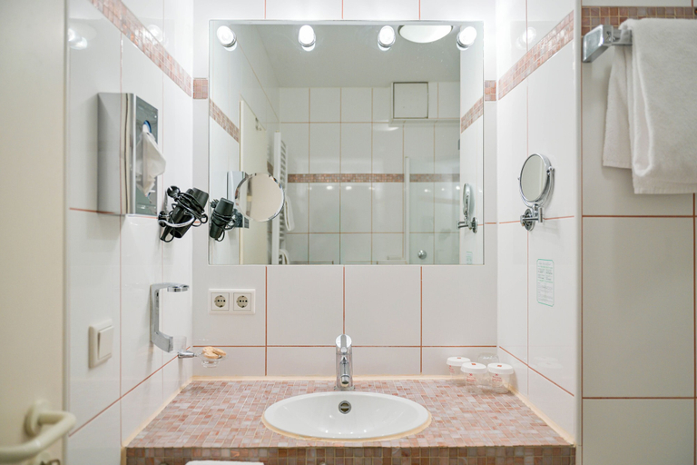 Bathroom 3, Hotel Lessing, Düsseldorf