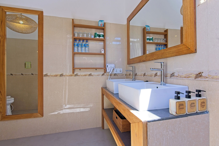 Bathroom 4, Gili Air Bungalows, Lombok