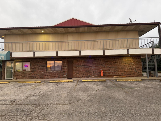 Exterior 3, Carlisle Inn, Sullivan