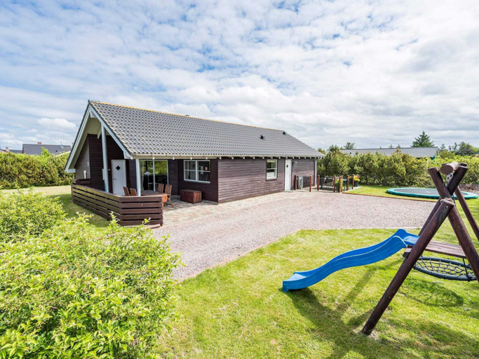Family & Kids 1, 4 Star Holiday Home in Tarm, Ringkøbing-Skjern