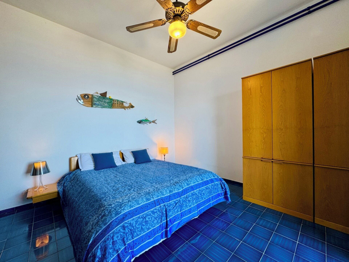 Room 4, YourHome - Villa Ayala, Napoli