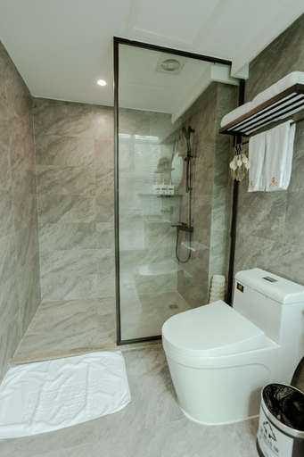 Bathroom 2, city gezhi hotel, Guangzhou