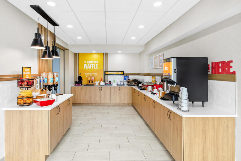Food & Drinks 5, Hampton Inn Carrollton, Carroll