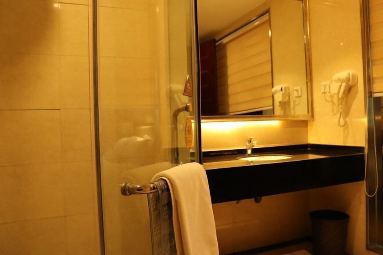 Bathroom 4, Island International Hotel, Liupanshui