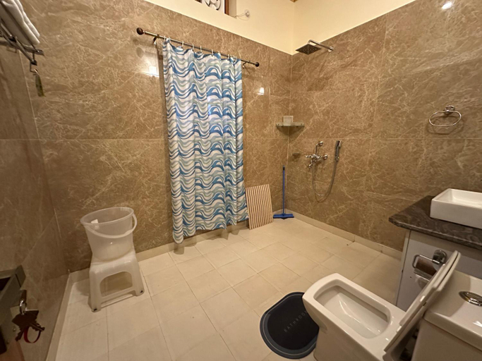 Bathroom 3, Highfield Villa, Tehri Garhwal
