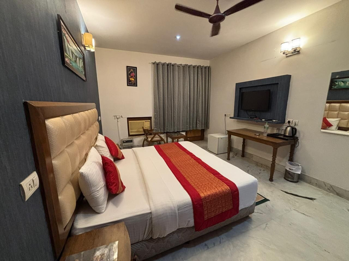 Room 3, The Lalit Vibes, Gurgaon