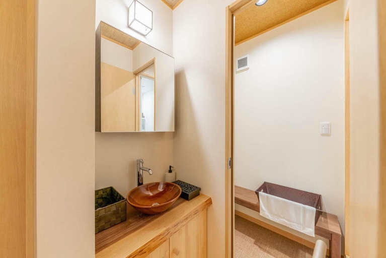 Bathroom 3, Yadoya Yanagidori East, Taitō