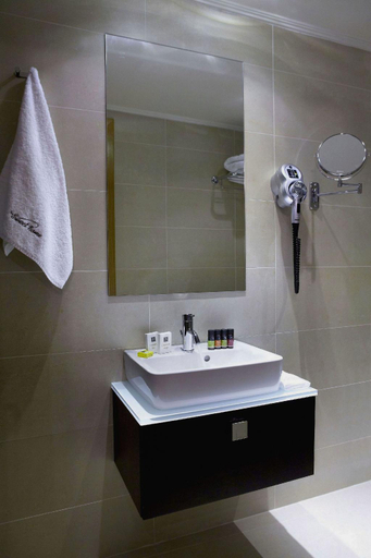 Bathroom 4, Sweet Home Hotel, Attica