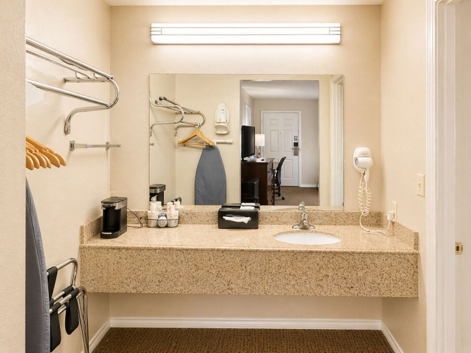 Bathroom 4, Americas Best Value Inn & Suites Sonora, Sutton