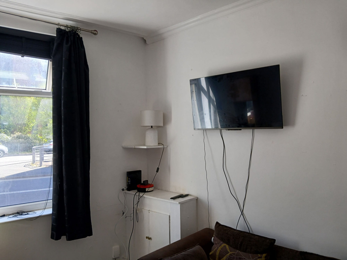 Others 4, Room in town centre, Saint Helens