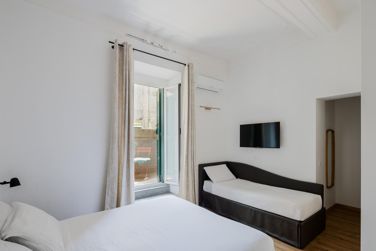 Bedroom 2, Suites by Chloe, Rome
