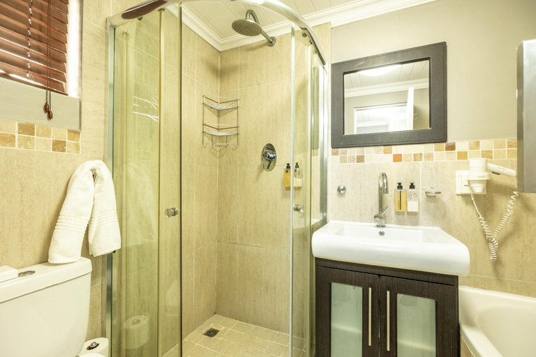 Bathroom, Ruslamere Hotel, City of Cape Town