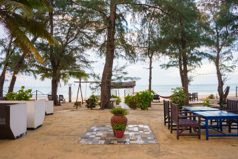 5, Tsunami beach hotel arugambay, Pothuvil