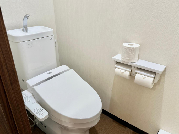 Bathroom 3, ホステル今鶴 ダブルルーム 401号室, Osaka