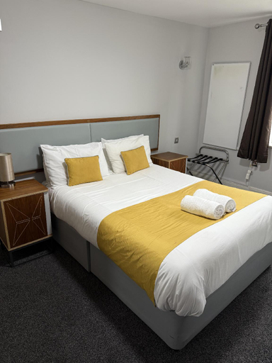 Bedroom 2, White Hart Hotel, Lincolnshire