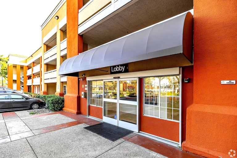 Property entrance, Madison Suites Brea, Orange