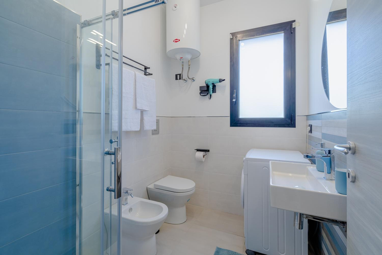 Bathroom 2, Villetta Vanessa, Syracuse