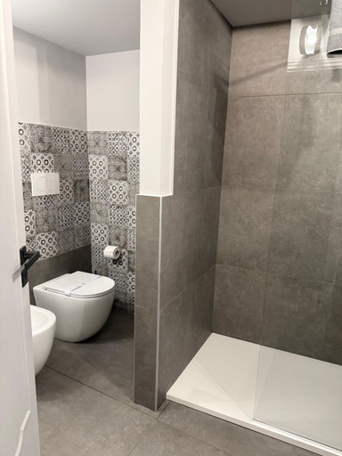 Bathroom 3, Palazzo Frami, Catania