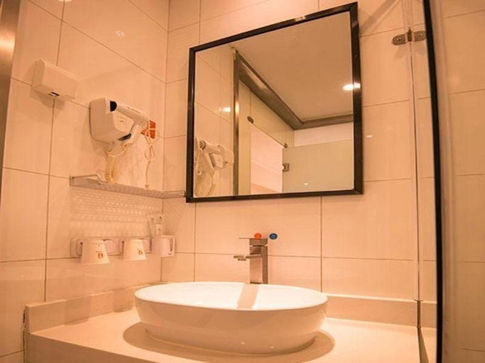 Bathroom 4, 7 Days Premium·Dongying Xisanlu Yinzuo, Dongying