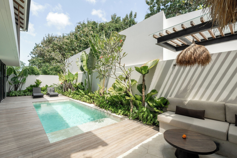 Pool 5, Aluka Bingin, Badung