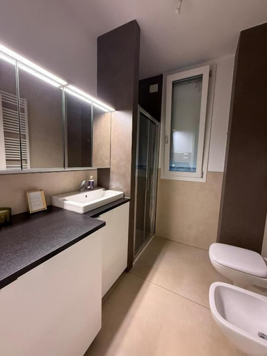 Bathroom 4, Maggiore Panoramic Tower, Bologna
