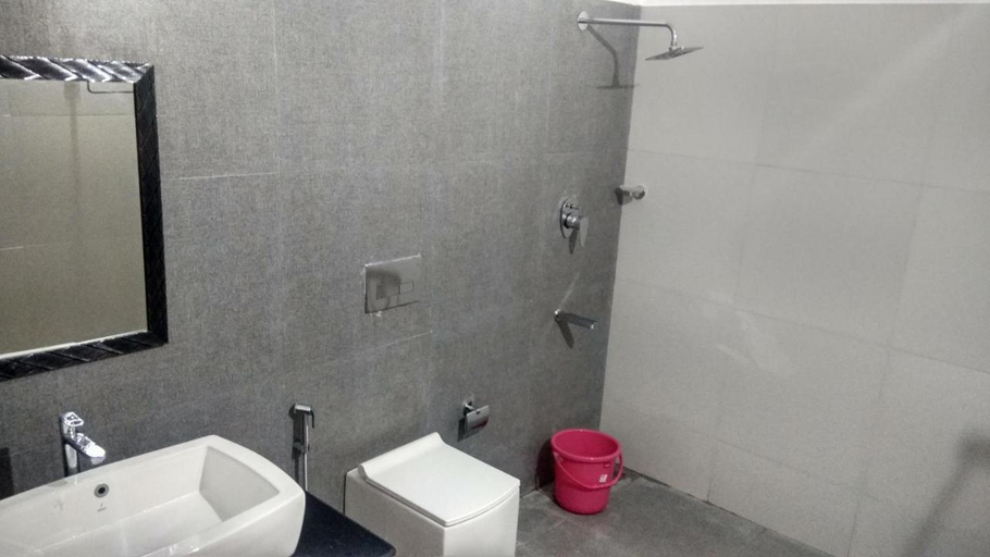 Bathroom 4, Hotel Neptune Kovalam, Thiruvananthapuram
