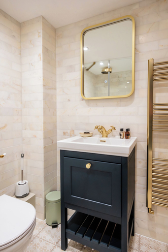 Bathroom 4, The Potting Shed Banham Cottages, Gloucestershire