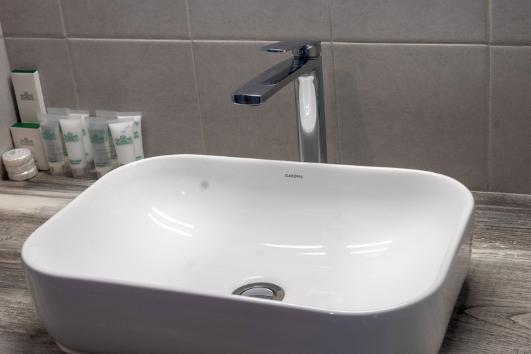 Bathroom 3, Manjimup Motor Inn, Manjimup