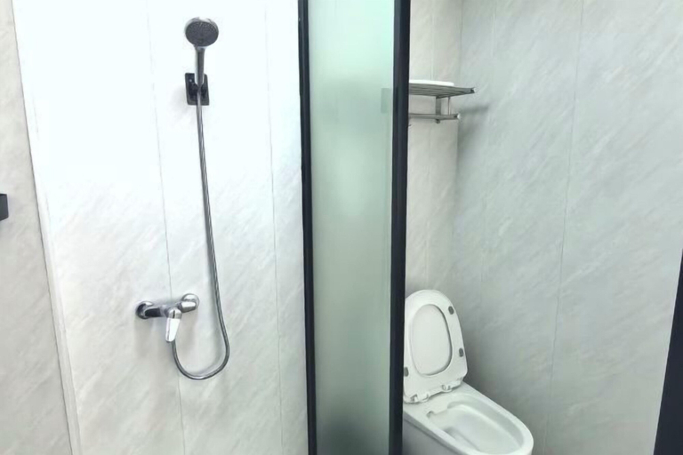 Bathroom 5, Lubianbian Inn, Zhangjiajie