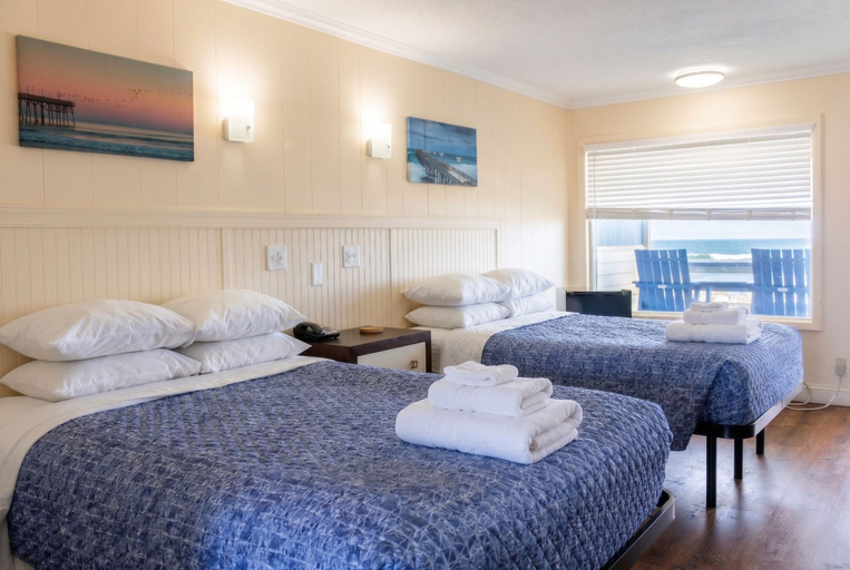 Bedroom 3, Blue Heron Motel, Dare