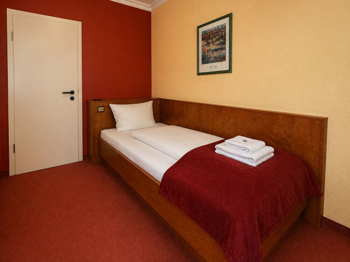 Bedroom 2, Hotel Schwarzenbek, Herzogtum Lauenburg