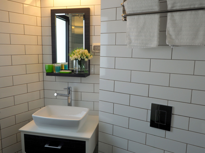 Bathroom, 130 Rock Apartments