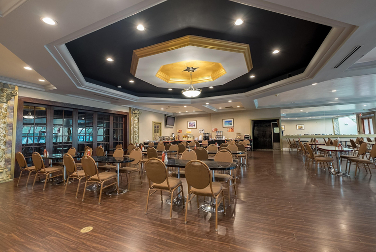 Food & Drinks 5, Howard Johnson by Wyndham Fullerton/Anaheim Conference Cntr, Orange