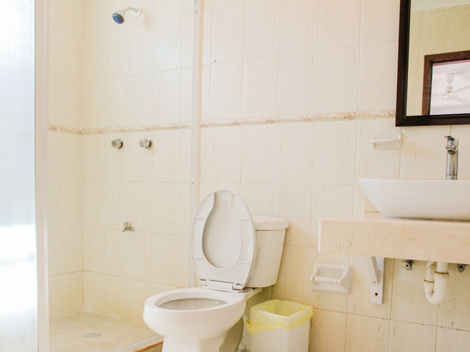 Bathroom 4, Progreso Beach Hotel, Progreso