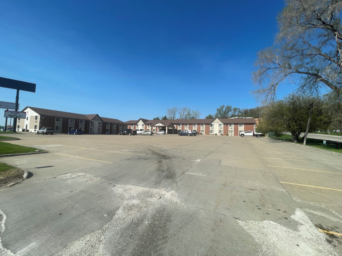Property grounds, Quality Inn Council Bluffs I-80, Pottawattamie