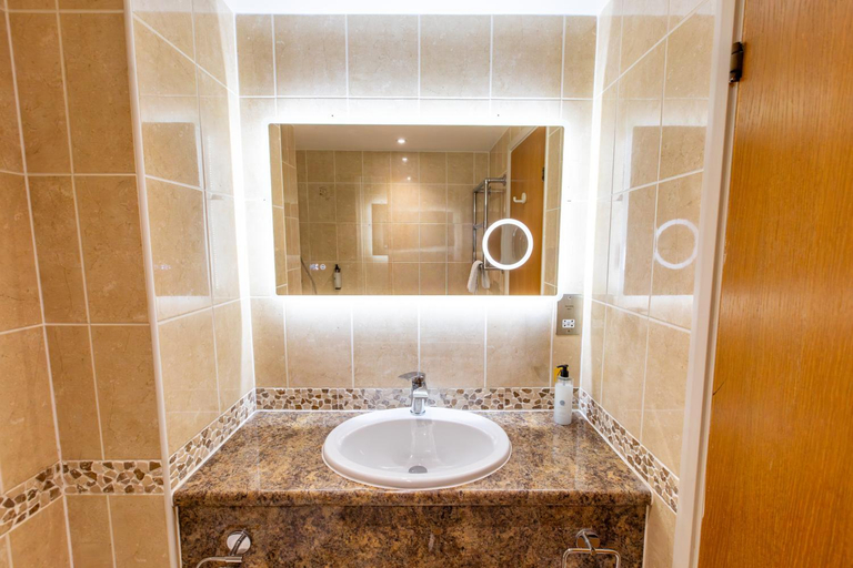 Bathroom 4, Marwell Hotel, Hampshire
