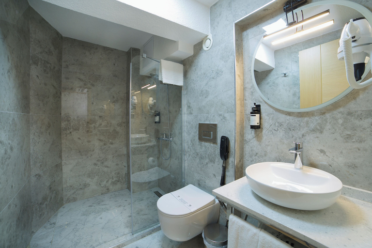Bathroom 5, Downtown Sirkeci Hotel, Fatih