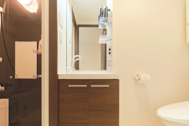 Bathroom 3, Fuente Nishi Sugamo by Tranova, Kita