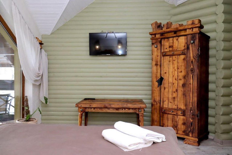Bedroom 2, VIP House cottages, Nadvirnians'kyi