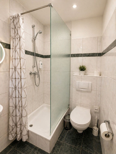 Bathroom 5, Hotel Schwarzenbek, Herzogtum Lauenburg
