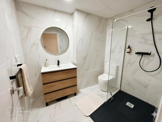 Bathroom 2, Apartments Downtown Valencia, Valencia