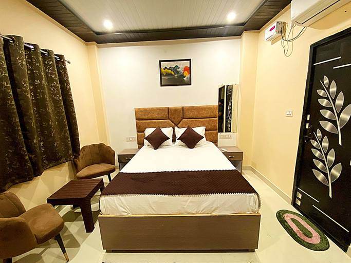 Room 5, rudravasa inn, Varanasi