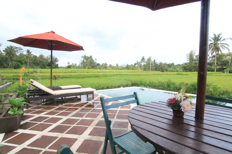 Outdoor dining, Firefly Retreat, Gianyar