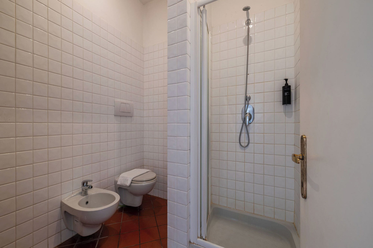 Bathroom 3, Modern Apt near Piazza di Spagna, Rome