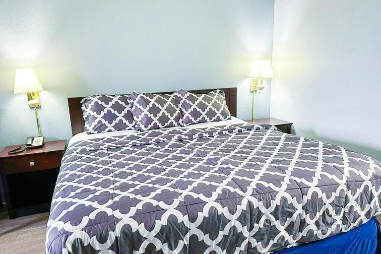 Room 3, Happy Extended stay, Hopkins