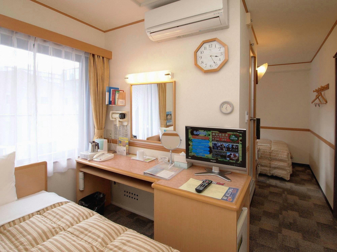 Bedroom 2, Toyoko Inn Himeji-eki Shinkansen Minami-guchi, Himeji