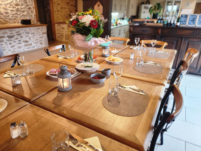 Food & Drinks 4, La Source Du Bonheur Chambres et Table d'Hotes, Aveyron